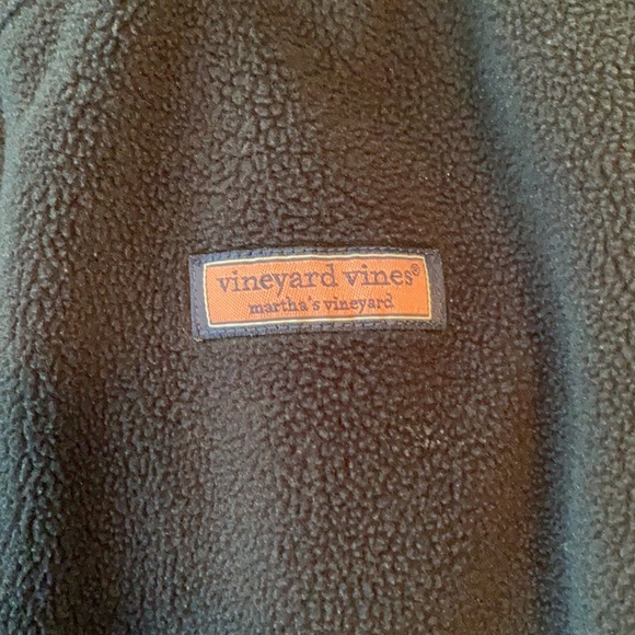 Vineyard vines fleece vest - Picture 2 of 2